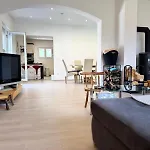 Luna Ervenik