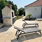Luna Villa