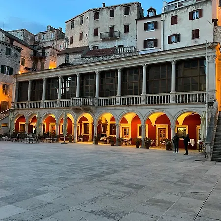 Luna Villa