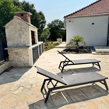 Luna Villa
